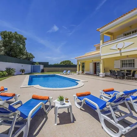 Vila Solange By *